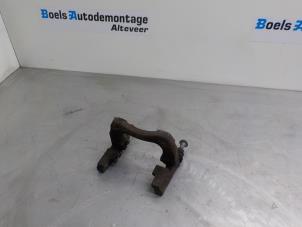 Used Rear brake calliperholder, right Peugeot 407 (6D) 1.6 HDi 16V Price € 25,00 Margin scheme offered by Boels Autodemontage