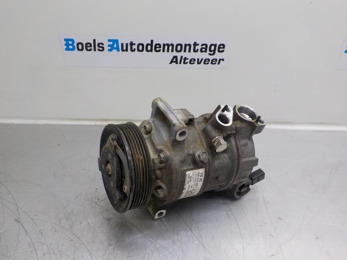 Usagé Pompe clim Volkswagen Polo V (6R) 1.0 12V BlueMotion Technology Prix € 100,00 Règlement à la marge proposé par Boels Autodemontage