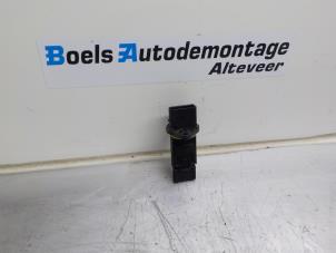 Used Air mass meter Mercedes E Combi (S210) 3.2 E-320 CDI 24V Price € 35,00 Margin scheme offered by Boels Autodemontage