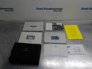 Używane Instrukcja Mercedes E Combi (S210) 3.2 E-320 CDI 24V Cena € 20,00 Procedura marży oferowane przez Boels Autodemontage