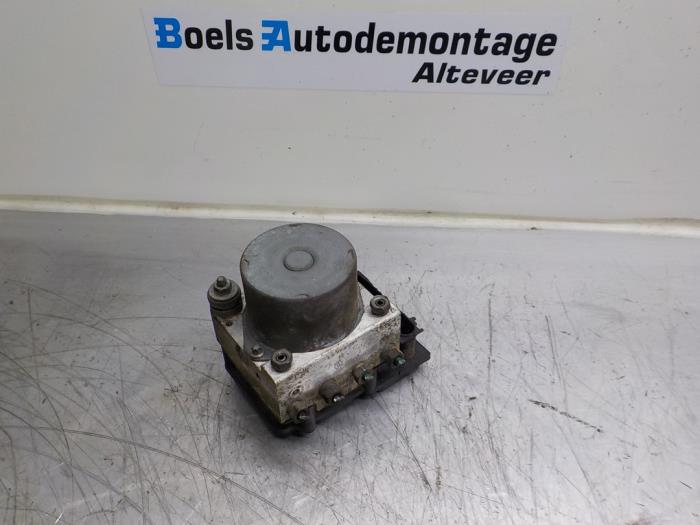 Usagé Bloc ABS Renault Clio II (BB/CB) 1.2 16V Prix € 35,00 Règlement à la marge proposé par Boels Autodemontage
