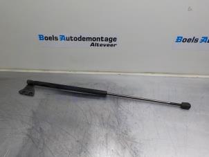 Gebrauchte Set Gasdämpfer Heckklappe Ford Focus 2 Wagon 1.6 16V Preis € 25,00 Margenregelung angeboten von Boels Autodemontage