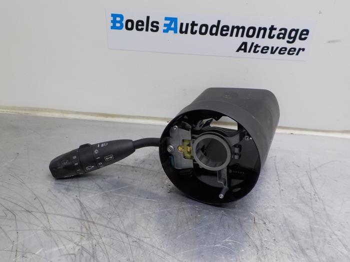 Steering column stalk from a Mercedes-Benz A (W169) 1.5 A-150 16V 2005
