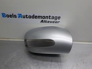 Używane Obudowa lusterka prawego Mercedes C Sportcoupé (C203) 1.8 C-200K 16V Cena € 12,50 Procedura marży oferowane przez Boels Autodemontage