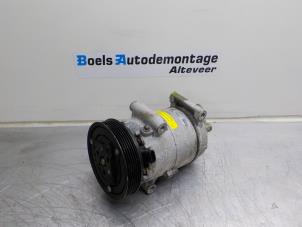 Usagé Pompe clim Renault Scénic II (JM) 1.6 16V Prix sur demande proposé par Boels Autodemontage