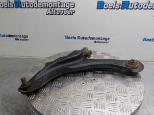 Used Front wishbone, left Renault Clio IV (5R) 0.9 Energy TCE 90 12V Price € 35,00 Margin scheme offered by Boels Autodemontage