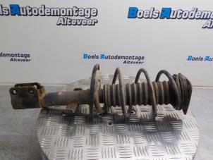 Used Front shock absorber rod, right Renault Clio IV (5R) 0.9 Energy TCE 90 12V Price € 50,00 Margin scheme offered by Boels Autodemontage