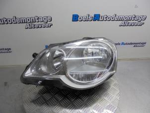 Used Headlight, left Volkswagen Polo IV (9N1/2/3) 1.4 16V Price on request offered by Boels Autodemontage