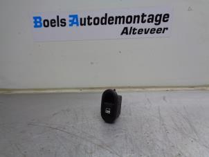 Gebrauchte Schiebetür Schalter Peugeot 1007 (KM) 1.6 GTI,Gentry 16V Preis € 10,00 Margenregelung angeboten von Boels Autodemontage