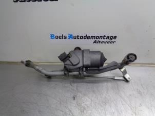 Used Wiper motor + mechanism Peugeot 1007 (KM) 1.6 GTI,Gentry 16V Price € 40,00 Margin scheme offered by Boels Autodemontage