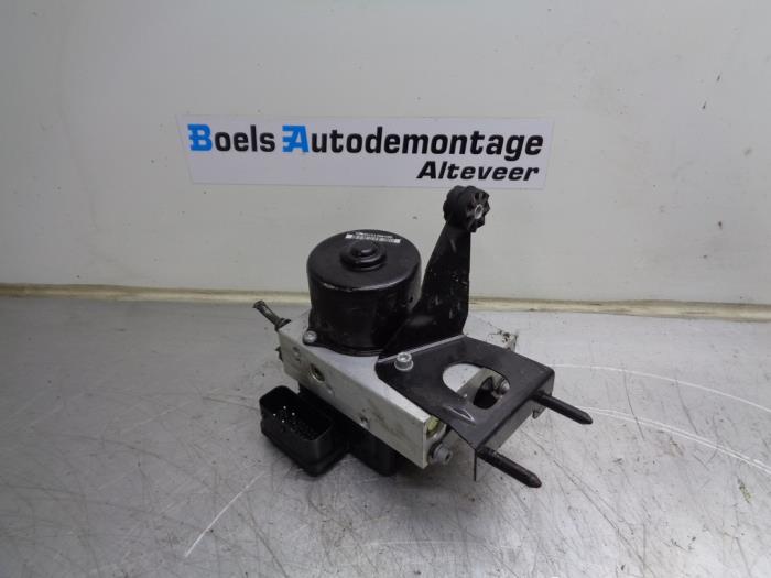 Usagé Bloc ABS BMW 3 serie (E46/4) 320d 16V Prix € 65,00 Règlement à la marge proposé par Boels Autodemontage
