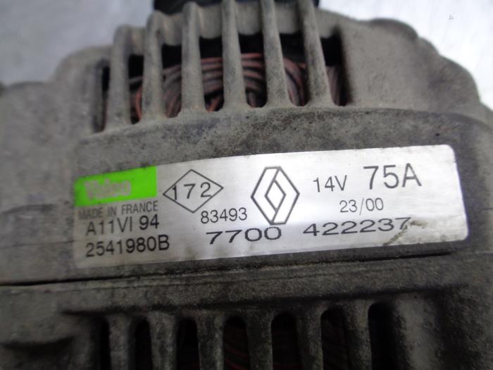 Dynamo from a Renault Clio II (BB/CB) 1.4 16V Si 2000