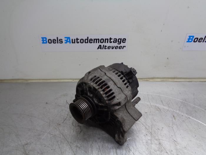 Gebrauchte Dynamo Volkswagen Polo III Classic (6KV2) 1.6i 75 Preis € 25,00 Margenregelung angeboten von Boels Autodemontage