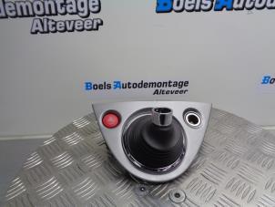 Used Gear stick cover Honda Civic (EP/EU) 1.4 16V Price € 25,00 Margin scheme offered by Boels Autodemontage