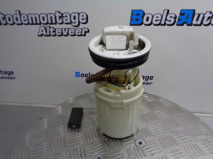 Used Electric fuel pump Volkswagen Polo IV (9N1/2/3) 1.2 12V Price € 35,00 Margin scheme offered by Boels Autodemontage