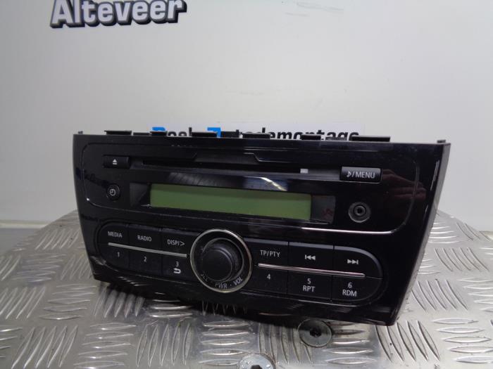 Radio CD player from a Mitsubishi Space Star (A0) 1.0 12V 2016