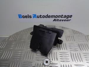 Used Tailgate lock mechanism Ford Fiesta 6 (JA8) 1.0 EcoBoost 12V 125 Price € 25,00 Margin scheme offered by Boels Autodemontage