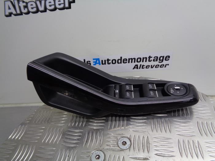 Usados Interruptor combinado de ventanillas Ford Fiesta 6 (JA8) 1.0 EcoBoost 12V 125 Precio € 40,00 Norma de margen ofrecido por Boels Autodemontage