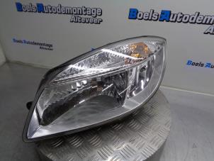 Used Headlight, left Skoda Fabia II Combi 1.2i Price € 25,00 Margin scheme offered by Boels Autodemontage
