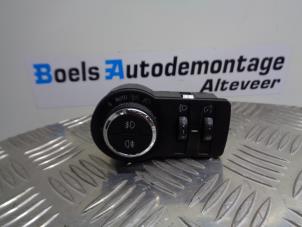 Używane Przelacznik swiatel Opel Insignia 1.8 16V Ecotec Cena € 40,00 Procedura marży oferowane przez Boels Autodemontage