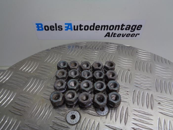 Set of wheel bolts from a Opel Insignia 1.8 16V Ecotec 2009