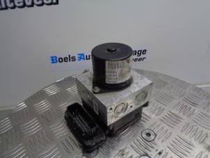 Używane Pompa ABS Opel Insignia 1.8 16V Ecotec Cena € 60,00 Procedura marży oferowane przez Boels Autodemontage