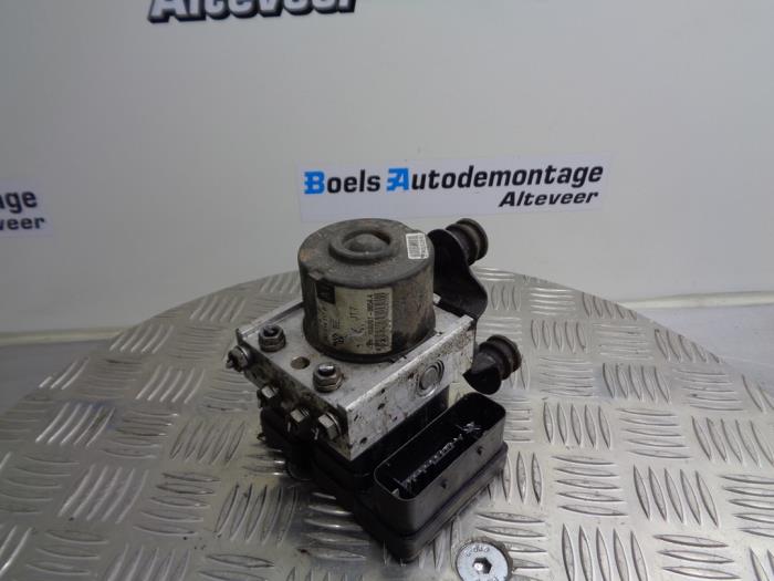 Used ABS pump Volkswagen Golf V (1K1) 1.6 FSI 16V Price € 75,00 Margin scheme offered by Boels Autodemontage