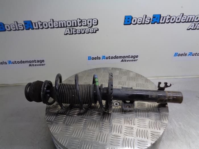 Front shock absorber rod, left from a Volkswagen UP