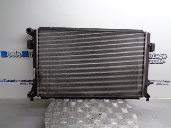 Usagé Radiateur Seat Altea (5P1) 2.0 FSI 16V Prix € 35,00 Règlement à la marge proposé par Boels Autodemontage
