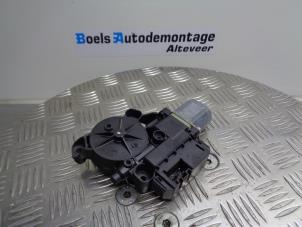 Used Door window motor Volkswagen Polo V (6R) 1.0 12V BlueMotion Technology Price on request offered by Boels Autodemontage