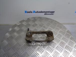 Used Front brake calliperholder, left Hyundai i10 (F5) 1.2i 16V Price € 20,00 Margin scheme offered by Boels Autodemontage