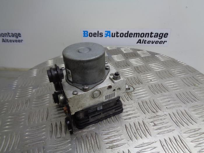 ABS pump from a Volkswagen Up! (121) 1.0 12V 75 2015