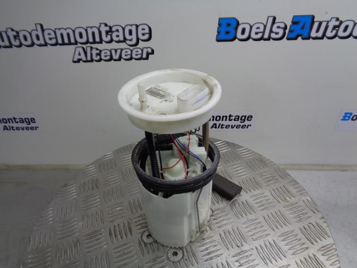 Electric fuel pump from a Volkswagen Up! (121) 1.0 12V 75 2015
