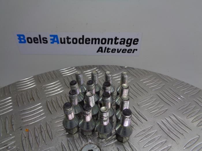 Set of wheel bolts from a Opel Corsa E 1.2 16V 2018