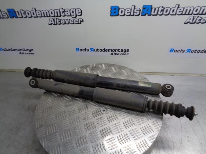Shock absorber kit from a Renault Clio III Estate/Grandtour (KR) 1.2 16V TCE 100 2010
