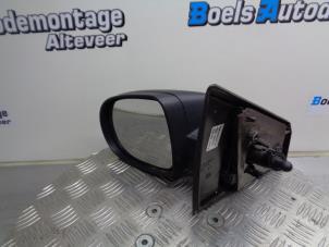 Used Wing mirror, left Renault Clio III Estate/Grandtour (KR) 1.2 16V TCE 100 Price € 35,00 Margin scheme offered by Boels Autodemontage