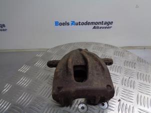 Used Front brake calliper, left Toyota Avensis Wagon (T25/B1E) 2.0 16V D-4D Price € 35,00 Margin scheme offered by Boels Autodemontage