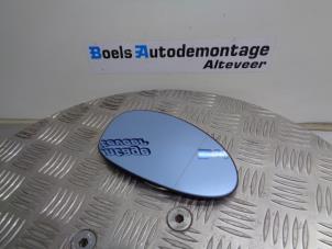 Used Mirror glass, left BMW 1 serie (E87/87N) 116i 1.6 16V Price € 15,00 Margin scheme offered by Boels Autodemontage