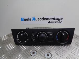 Usagé Panneau de commandes chauffage BMW 1 serie (E87/87N) 116i 1.6 16V Prix € 35,00 Règlement à la marge proposé par Boels Autodemontage