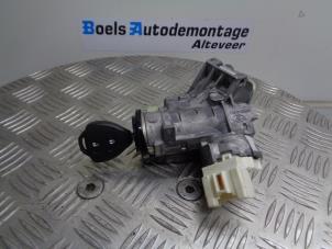 Used Ignition lock + key Toyota Yaris III (P13) 1.0 12V VVT-i Price on request offered by Boels Autodemontage
