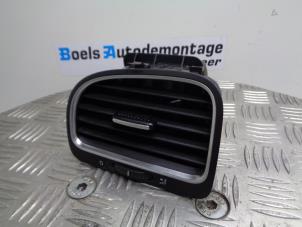 Used Dashboard vent Volkswagen Golf VI (5K1) 1.4 16V Price € 20,00 Margin scheme offered by Boels Autodemontage