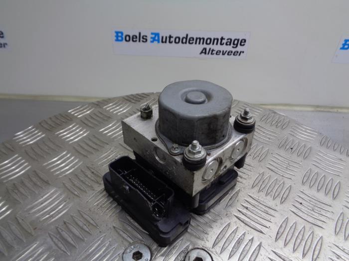 Usagé Pompe ABS Peugeot 108 1.0 12V Prix € 75,00 Règlement à la marge proposé par Boels Autodemontage