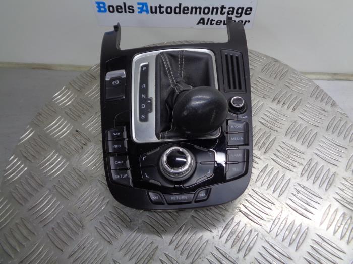 Unidad de control multimedia de un Audi A4 (B8) 1.8 TFSI 16V 2010