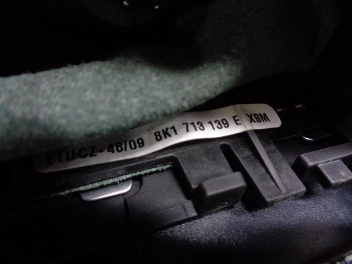 Unidad de control multimedia de un Audi A4 (B8) 1.8 TFSI 16V 2010