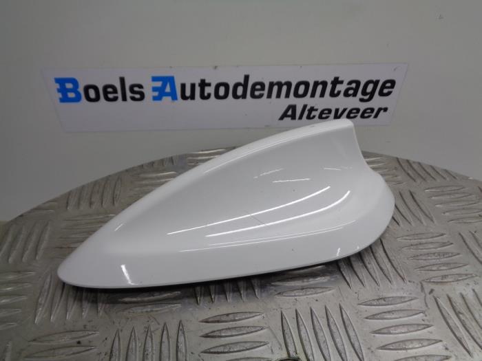 Usados Antena BMW 2 serie Active Tourer (F45) 220d 2.0 TwinPower Turbo 16V Precio € 70,00 Norma de margen ofrecido por Boels Autodemontage