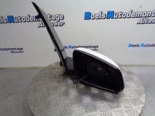 Used Wing mirror, right BMW 2 serie Active Tourer (F45) 220d 2.0 TwinPower Turbo 16V Price € 150,00 Margin scheme offered by Boels Autodemontage