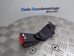 Usagé Attache ceinture arrière gauche BMW 1 serie (F20) 118i 1.5 TwinPower 12V Prix € 15,00 Règlement à la marge proposé par Boels Autodemontage