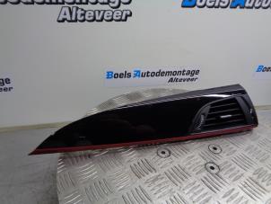 Usados Rejilla de aire de salpicadero BMW 1 serie (F20) 118i 1.5 TwinPower 12V Precio € 35,00 Norma de margen ofrecido por Boels Autodemontage