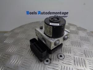 Gebrauchte ABS Pumpe Renault Twingo II (CN) 1.2 16V Preis auf Anfrage angeboten von Boels Autodemontage