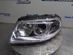 Used Headlight, left Volkswagen Passat (3B3) 2.0 20V Price on request offered by Boels Autodemontage